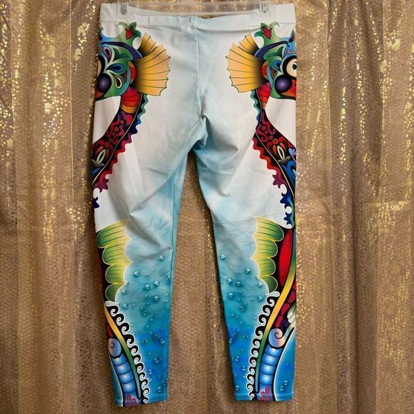 Gearbunch Colorful Ornamental Seahorse Capri Leggings Large - Picture 3 of 10